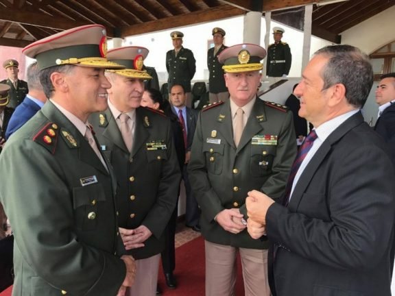 Miguel Saredi Saluda A La Escuela De Gendarmer A Nacional Gral Don