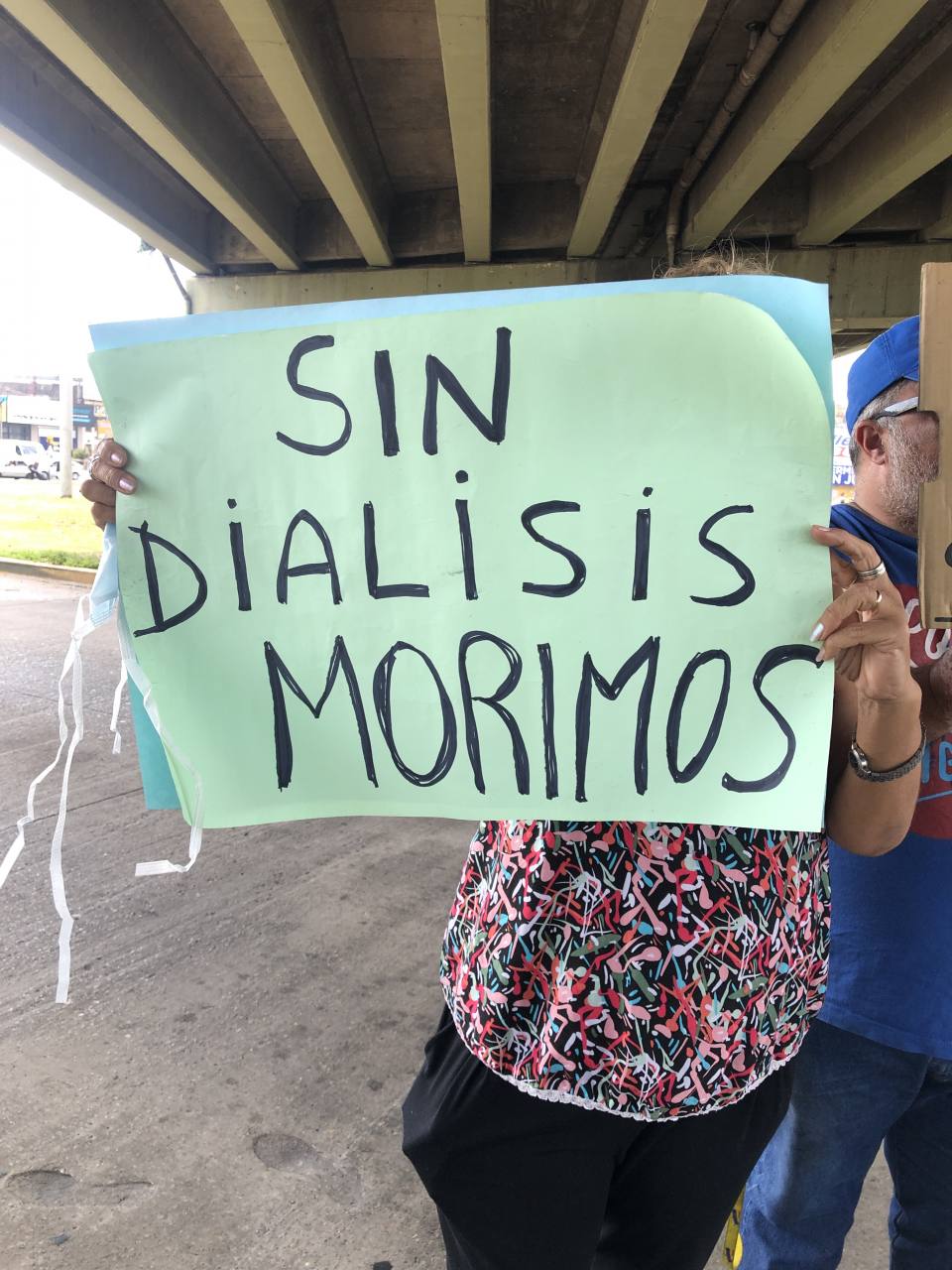 Pacientes en dialisis conrtaron la rotonda de san justo