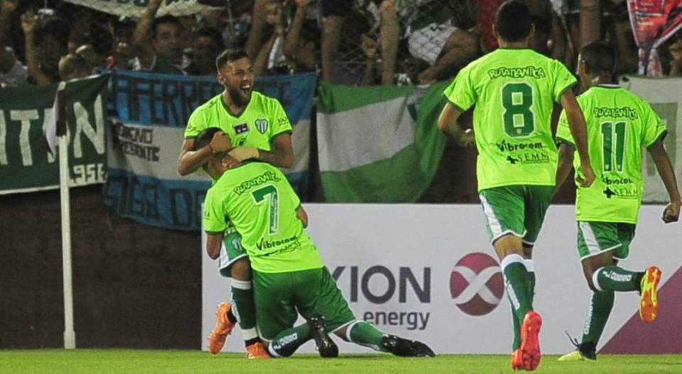 Laferrere dejó afuera al Estudiantes de Mascherano