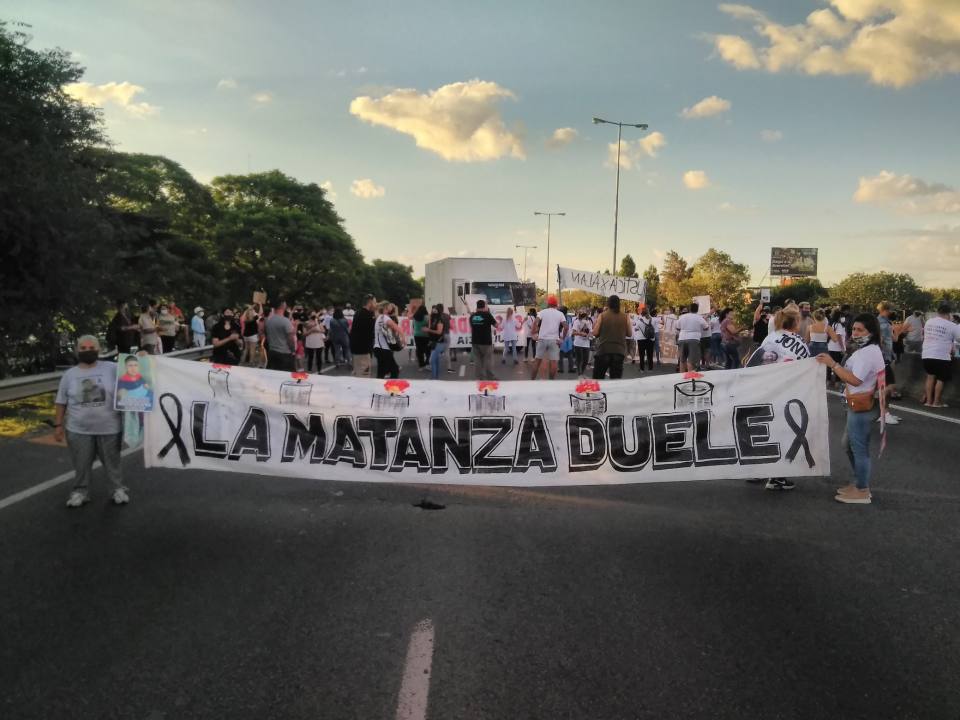 La Matanza Duele continúa en la multitudinaria marcha en pedido por seguridad y justicia - El Nacional de Matanza