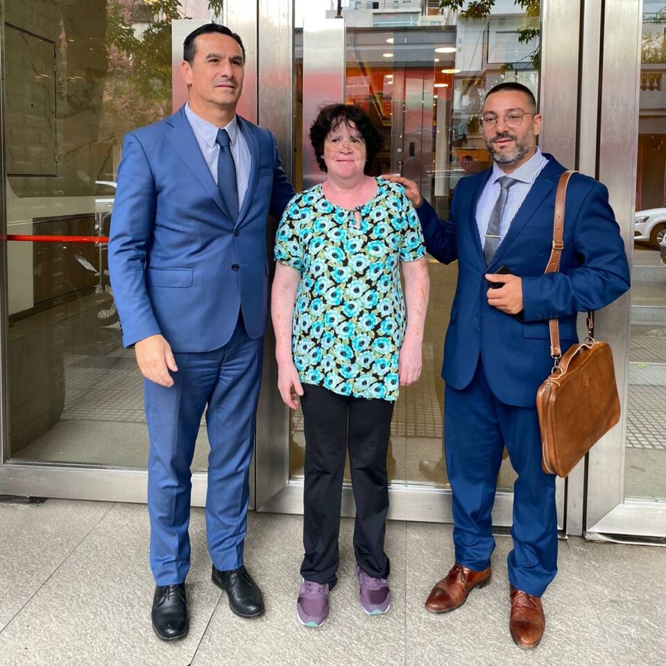 El Dr. Hugo Lopez Carribero, Nina y el Dr. Lisandro Damonte